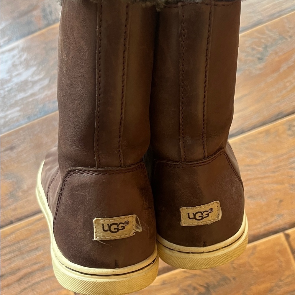 UGG Cozy Brown Fur-Lined Women's Boots - Size 6.5